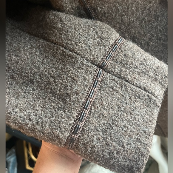 %100 Virgin Wool Coat - Picture 4 of 14
